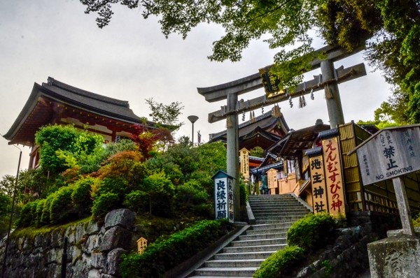 縁結び 好きな人と付き合いたい 恋愛のご利益のある神社特集 Nagomeru なごめる